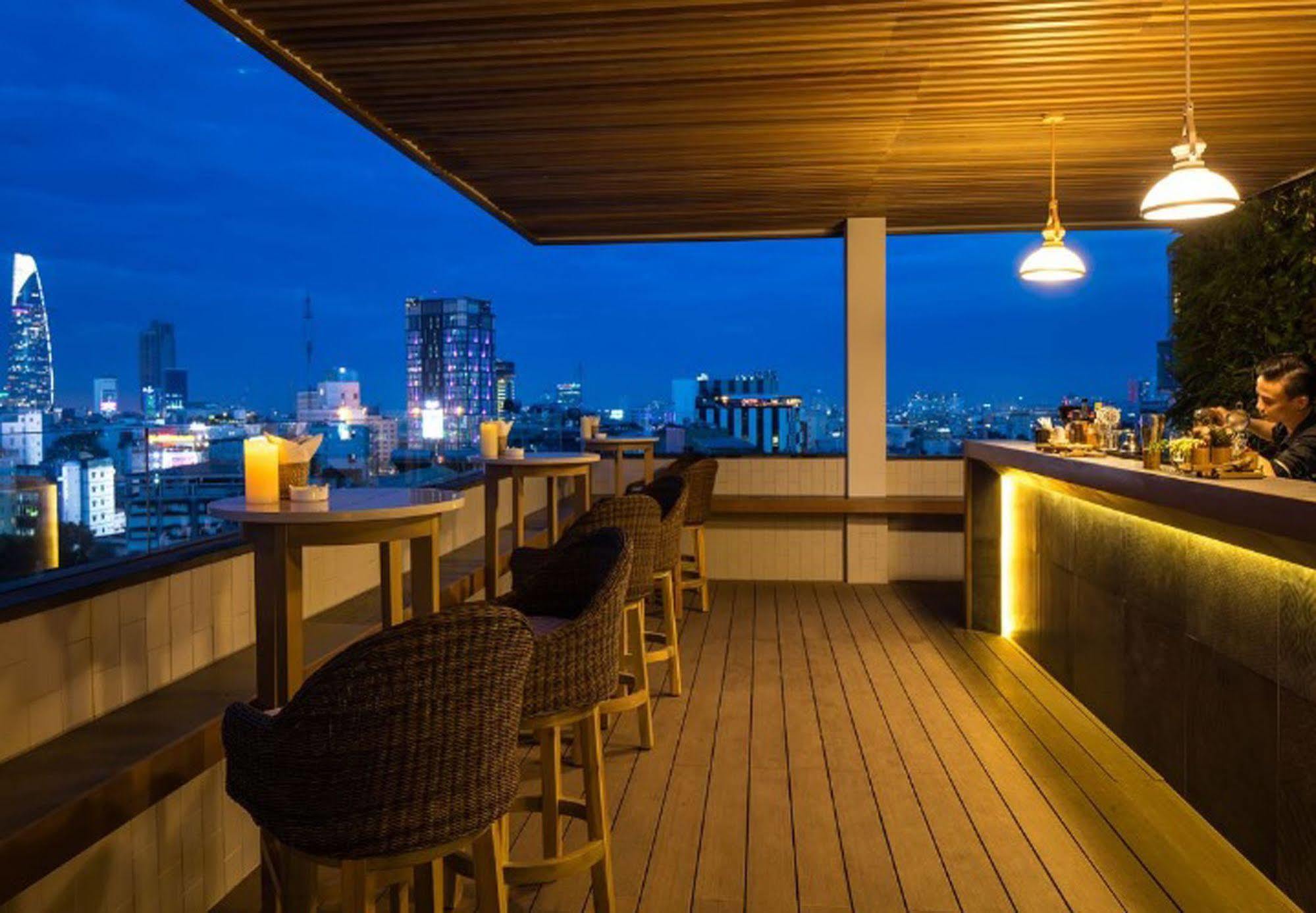 Fusion Saigon Khách sạn